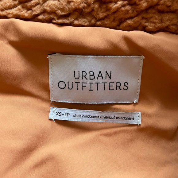 URBAN OUTFITTERS fuzzy jacket - Picture 2 of 4